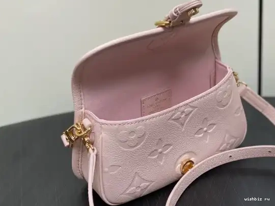 WIS CM Diane-19*10.5*6 VUITTON Nano LOUIS 0326